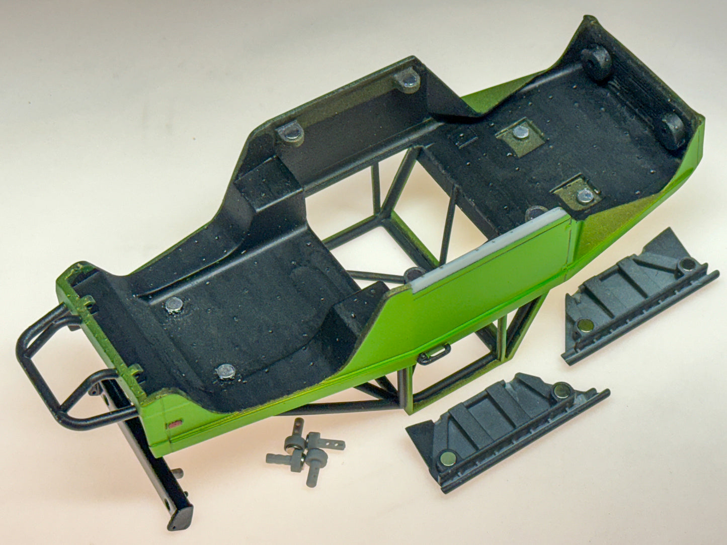 Bronco styled body for SCX 24 in Wicked Green!